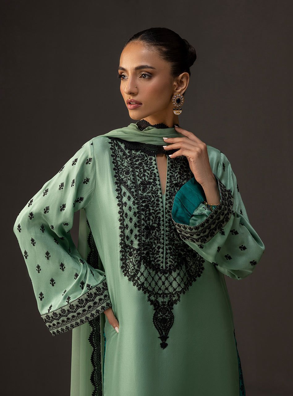 Zainab Chottani Embroidered Silk 3Piece -01